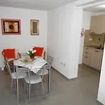 Dom wakacyjny I Ginepri A E Attico Cala Gonone